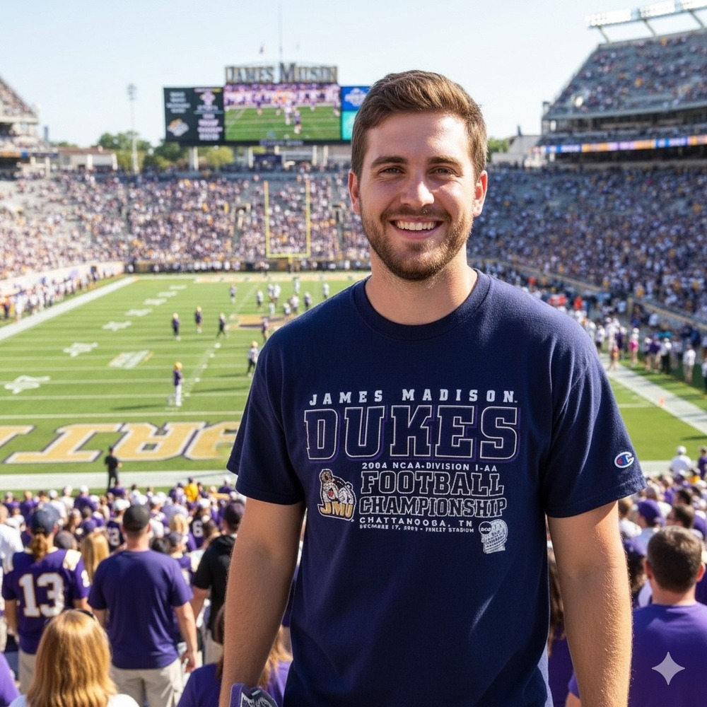 James Madison Dukes Champion NCAA Football Championship T Shirt Mens L